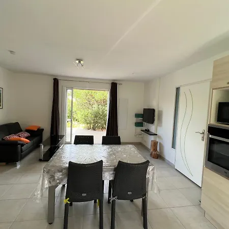 Holiday home Les Myrtes